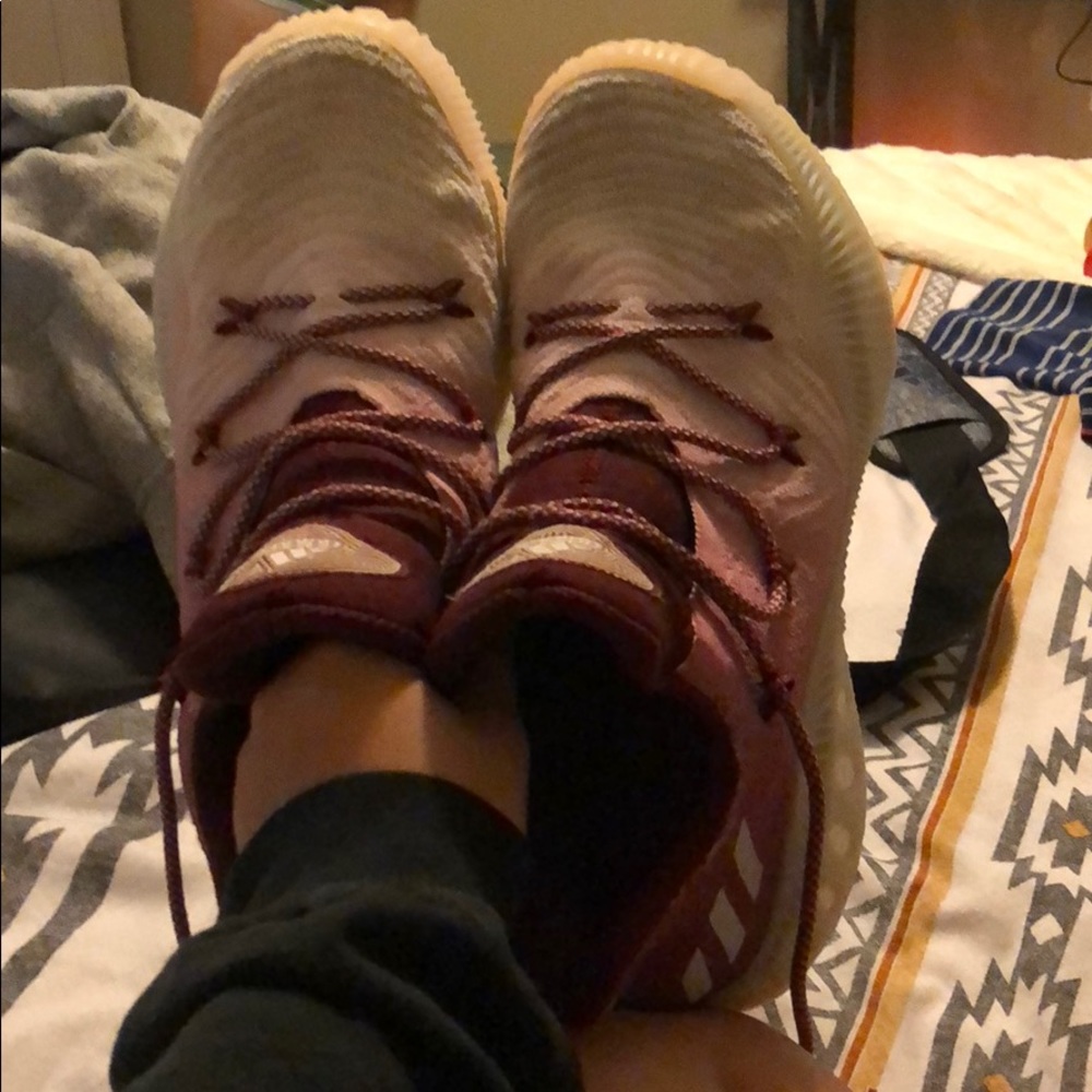 CHEATING BOYFRIEND LEFT THESE NEED THEM GONE!